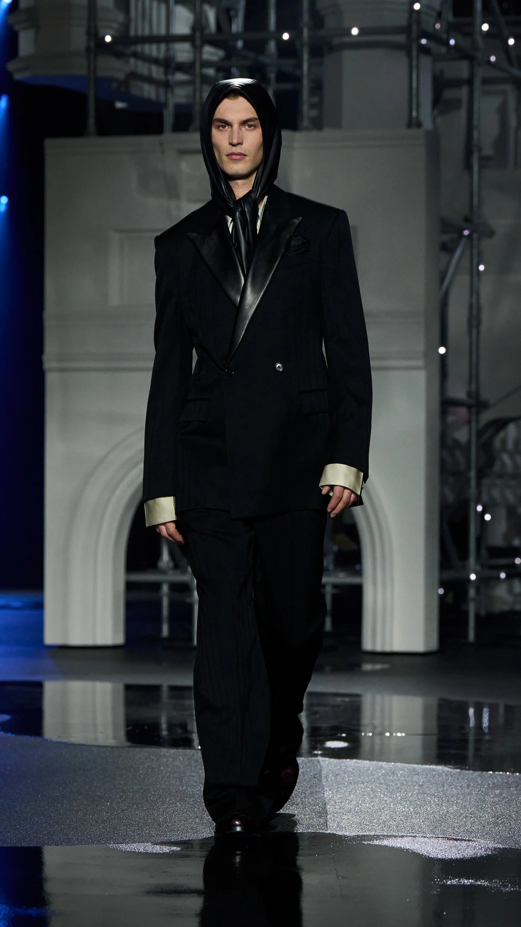BURBERRY'S WINTER 2026 RETURNS TO THE CITY — Numéro Netherlands